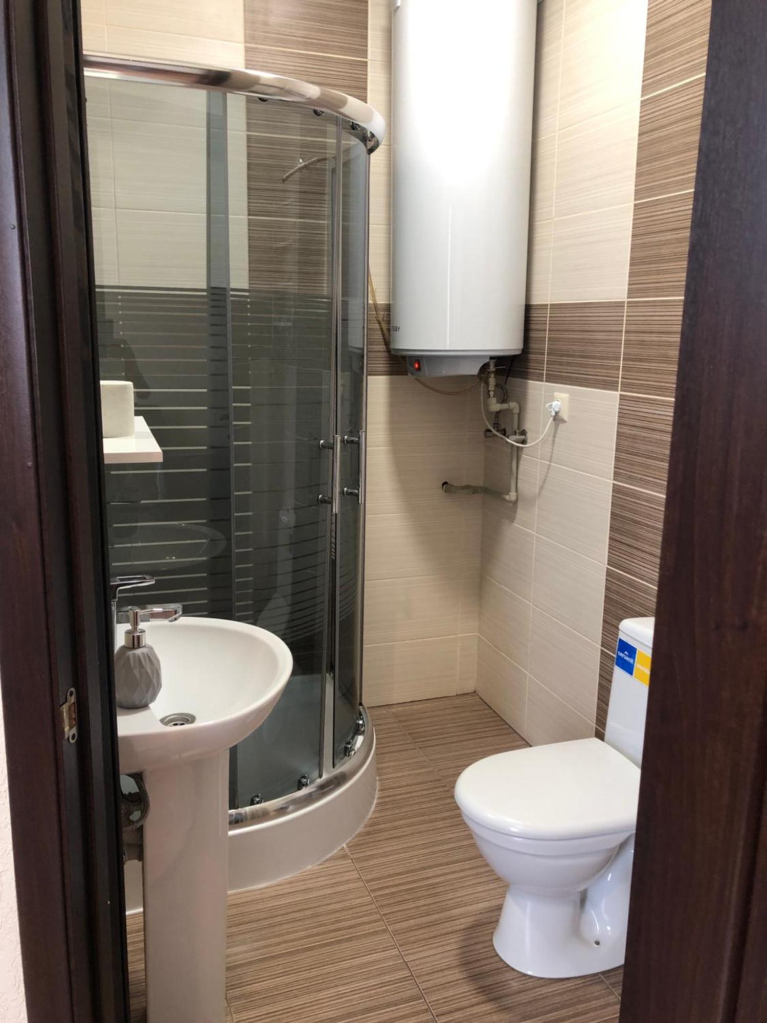 Monada Hotel & Hostel Ужгород Екстер'єр фото